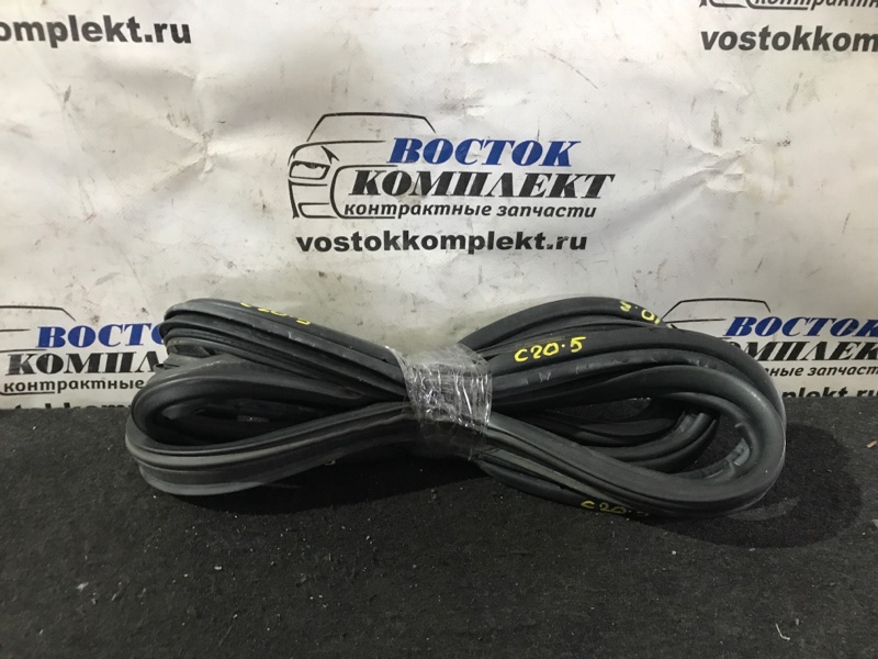 Уплотнительная резинка двери багажника Toyota Passo 2008 KGC10 1KR-FE