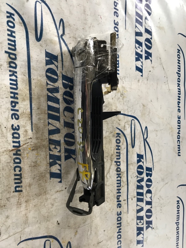 Ручка двери наружная Toyota Noah 2005 AZR65 1AZ-FSE перед прав