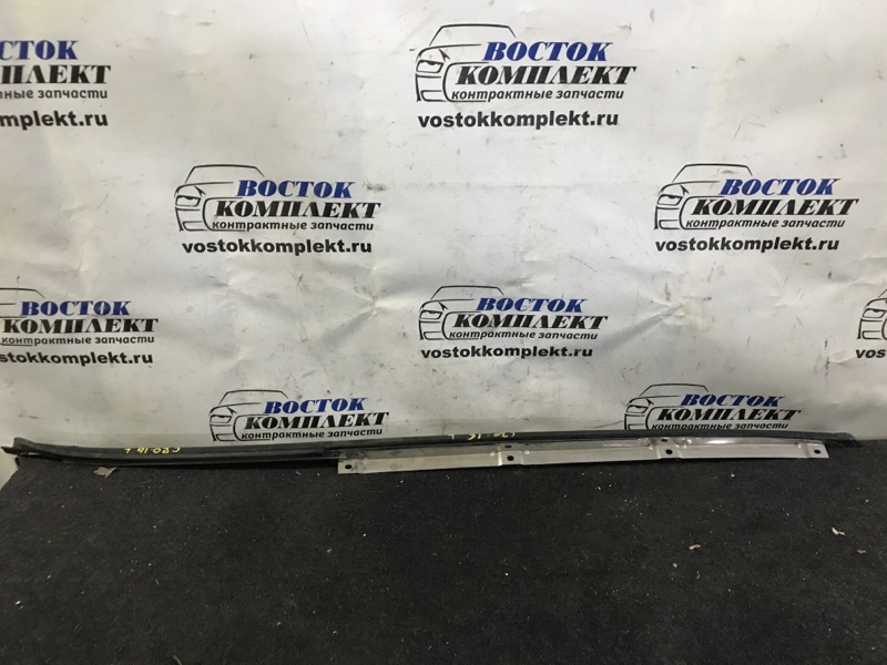 Молдинг лобового стекла Nissan Liberty 2003 RM12 QR20DE лев