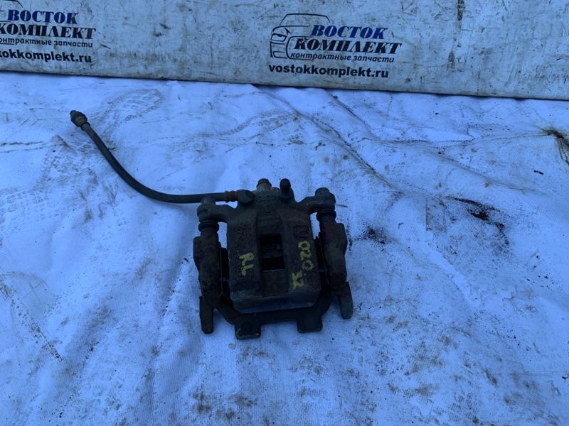 Суппорт Nissan Fuga 2010 HY51 VQ35HR зад лев