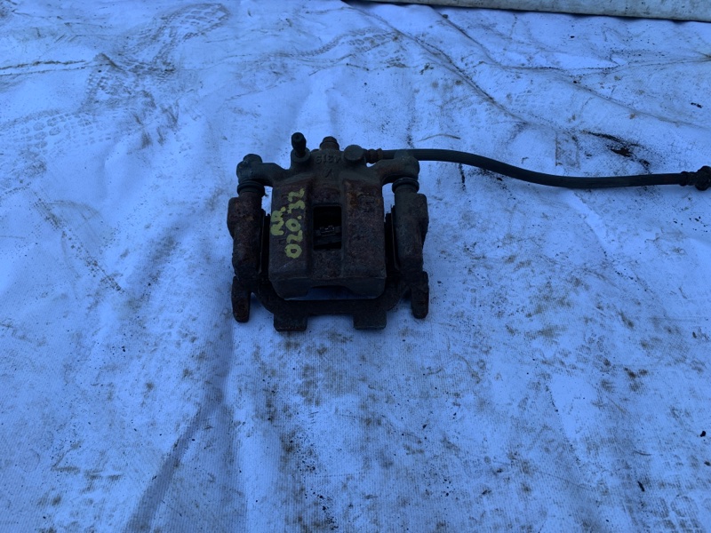 Суппорт Nissan Fuga 2010 HY51 VQ35HR зад прав