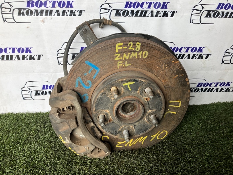 Диск тормозной Toyota Isis ZNM10G 1ZZ-FE перед