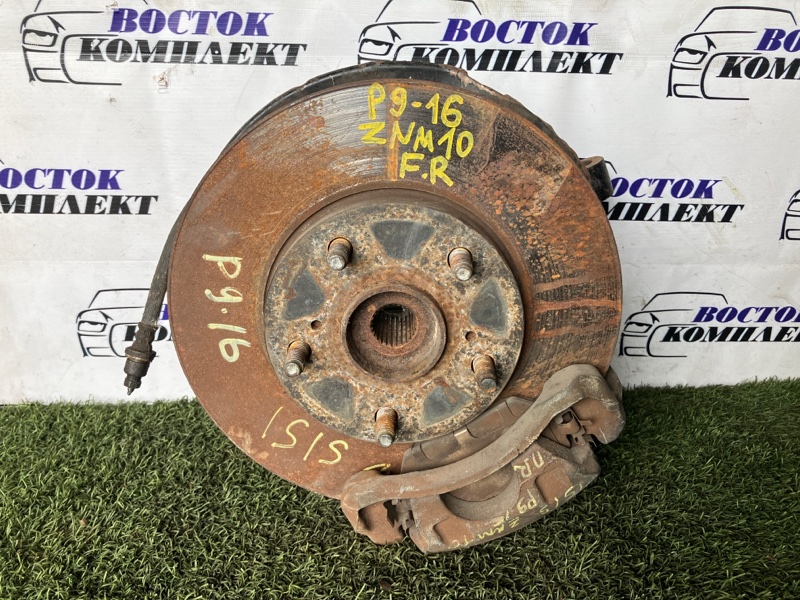 Ступица Toyota Isis ZNM10G 1ZZ-FE перед прав