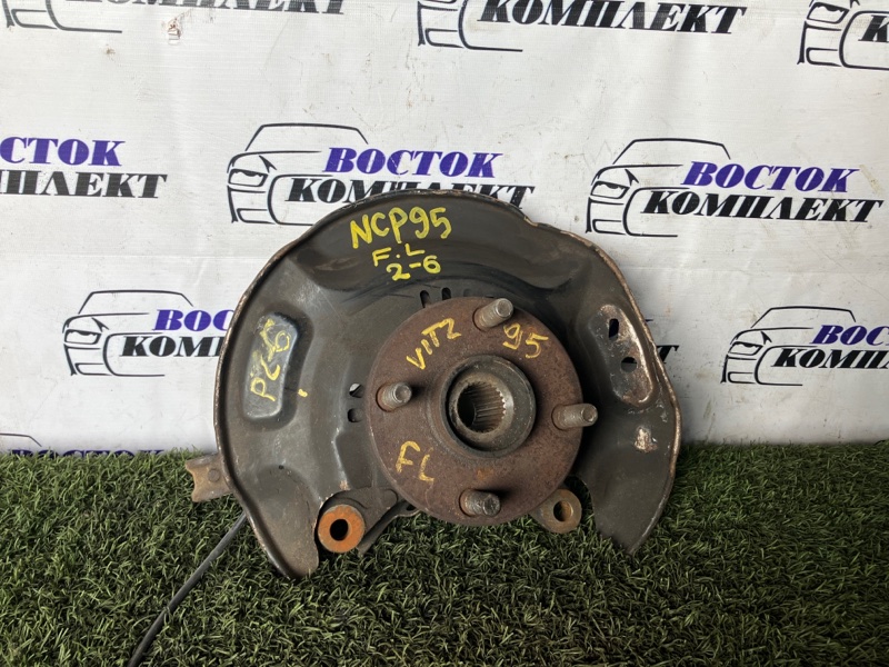 Ступица Toyota Vitz NCP95 2NZ-FE перед лев