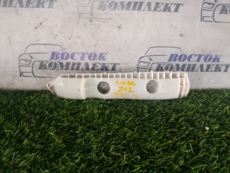 Клипса бампера Nissan Cube Z12 HR15DE перед лев