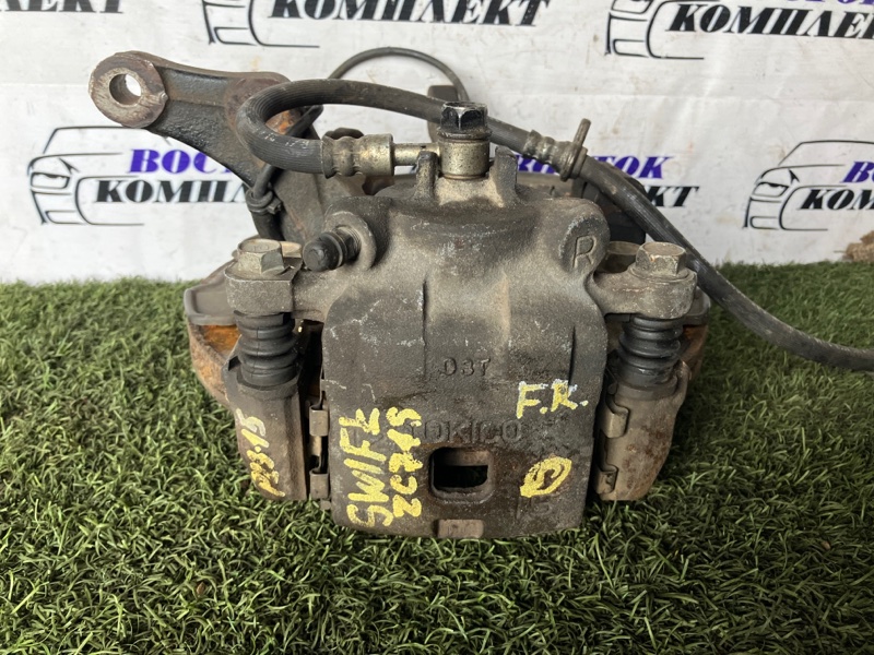 Суппорт Suzuki Swift 2010 ZC71S K12B перед прав