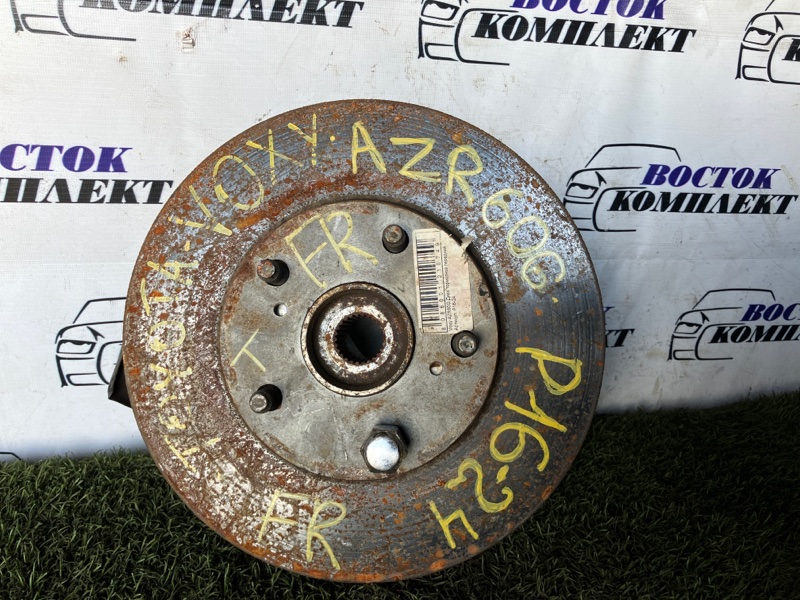 Диск тормозной Toyota Voxy AZR60G 1AZ-FSE перед
