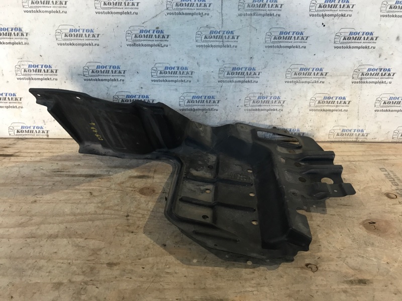 Защита двигателя Toyota Noah ZRR70 3ZR-FE лев