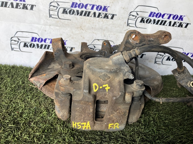 Суппорт Mitsubishi Pajero Junior H57A перед прав