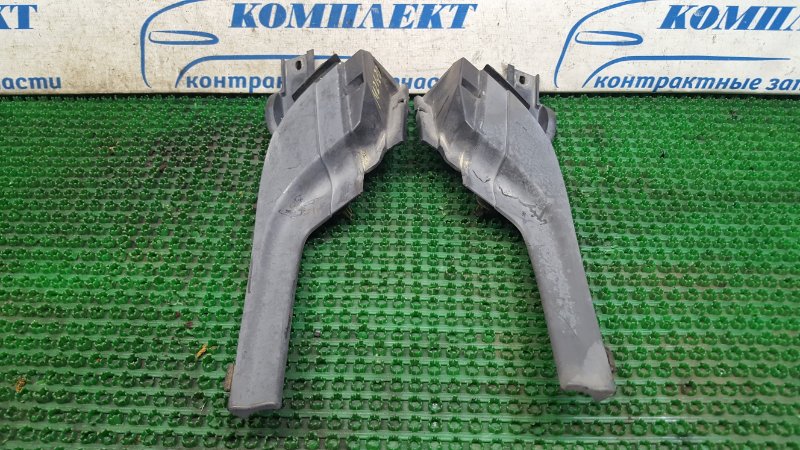 Решетка под лобовое стекло Honda Mobilio Spike GK1 L15A