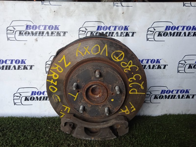 Ступица Toyota Voxy 2009 ZRR70G 3ZR-FE перед прав