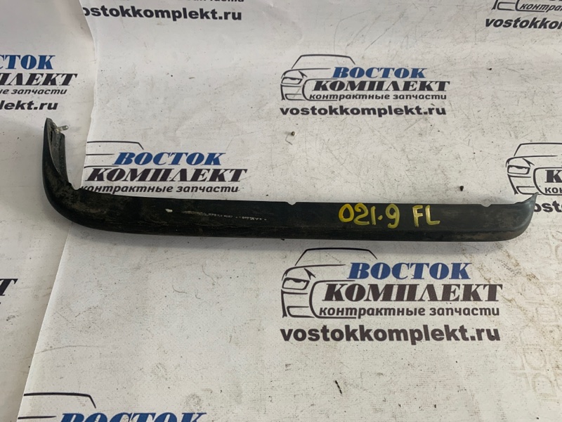 Молдинг бампера Mercedes-Benz E230 1984 W123 102.980 перед лев