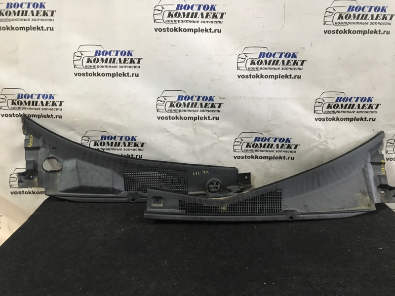 Решетка под лобовое стекло Mitsubishi Diamante 2003 F34A 6A13