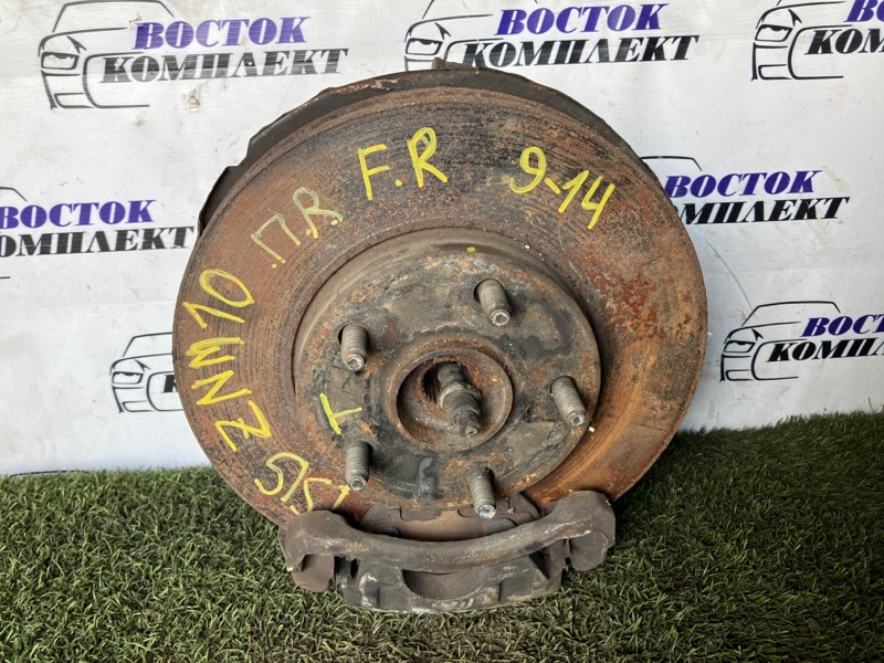 Ступица Toyota Isis ZNM10G 1ZZ-FE перед прав