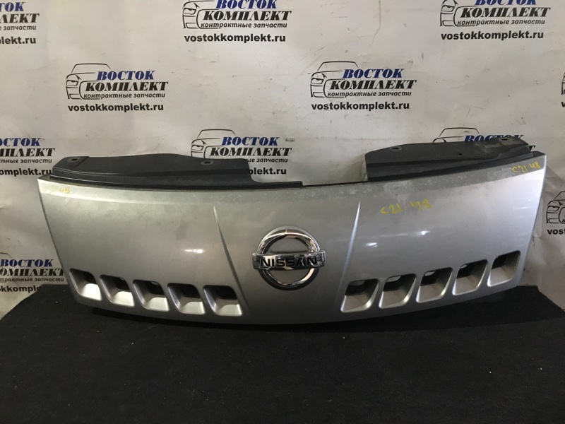 Решетка радиатора Nissan Serena 2006 C25 MR20DE
