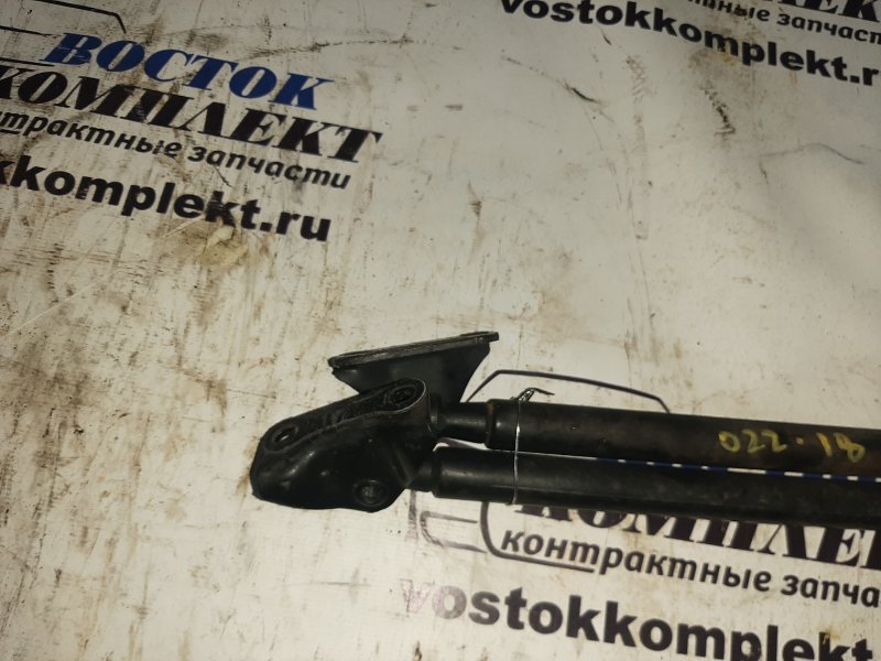 Амортизатор багажника Toyota Vitz 2007 KSP90 1KR-FE