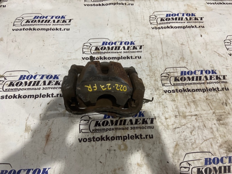 Суппорт Toyota Mark X Zio ANA10 2AZ-FE перед прав