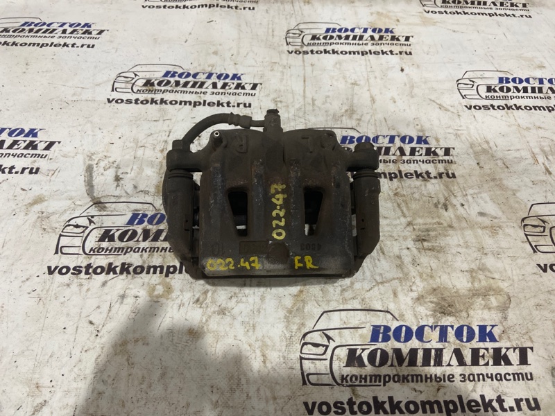 Суппорт Nissan Presage TNU31 QR25DE перед прав