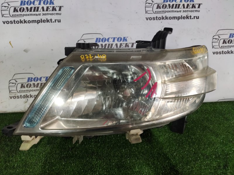 Фара Nissan Serena CC25 MR20DE перед лев