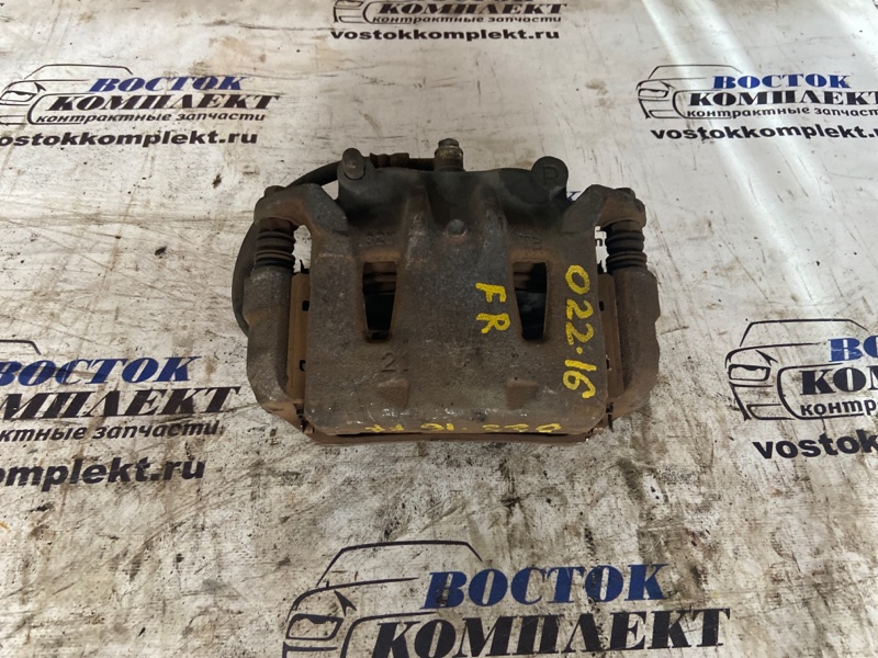 Суппорт Nissan Serena CC25 MR20DE перед прав