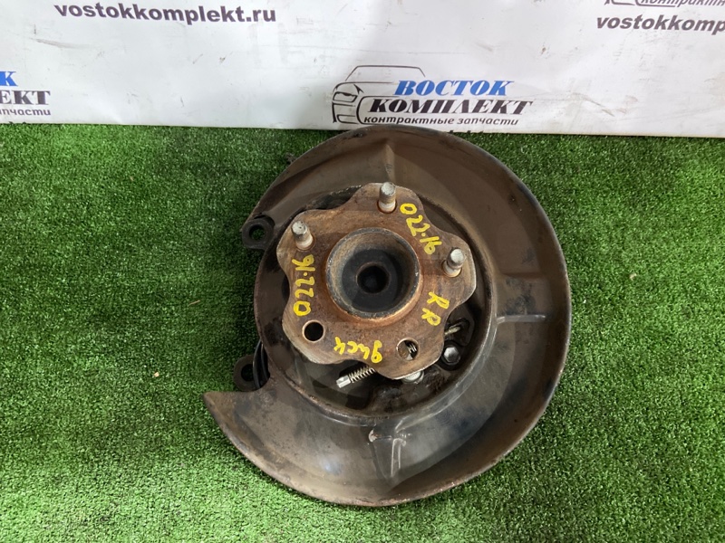 Ступица Nissan Serena CC25 MR20DE зад прав