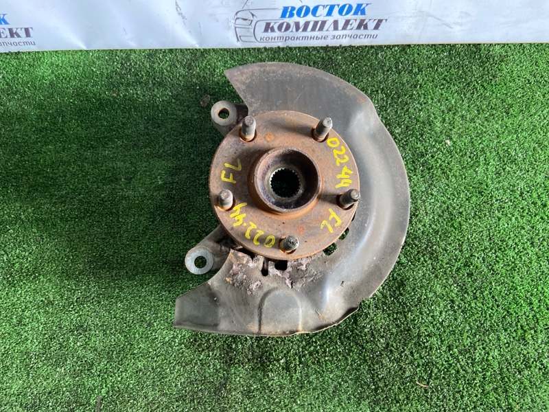 Ступица Toyota Voxy 2004 AZR60G 1AZ-FSE перед лев