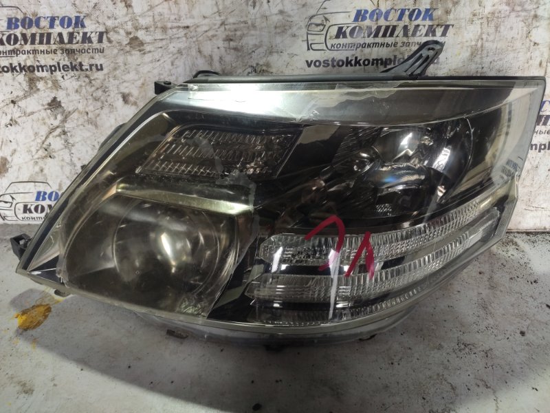 Фара Toyota Alphard ANH10W 2AZ-FE перед лев