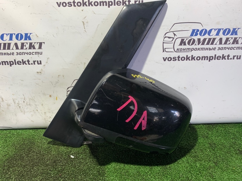 Зеркало боковое Nissan Serena CC25 MR20DE лев