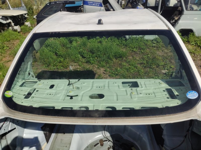 Стекло заднее Nissan Tiida Latio SC11 HR15DE зад