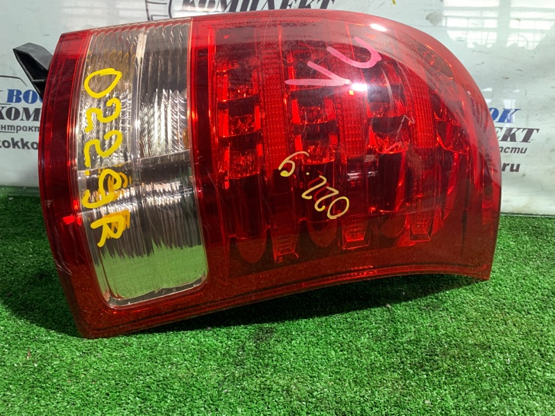 Фонарь стоп-сигнала Toyota Wish 2007 ZNE10G 1ZZ-FE прав