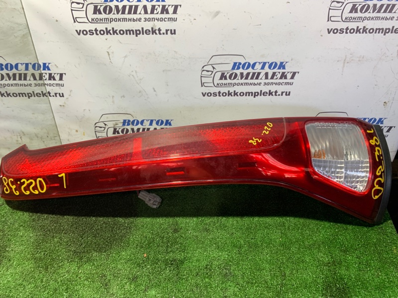 Фонарь стоп-сигнала Nissan Serena C25 MR20DE лев