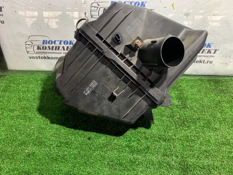 Корпус воздушного фильтра Toyota Voxy 2004 AZR60G 1AZ-FSE