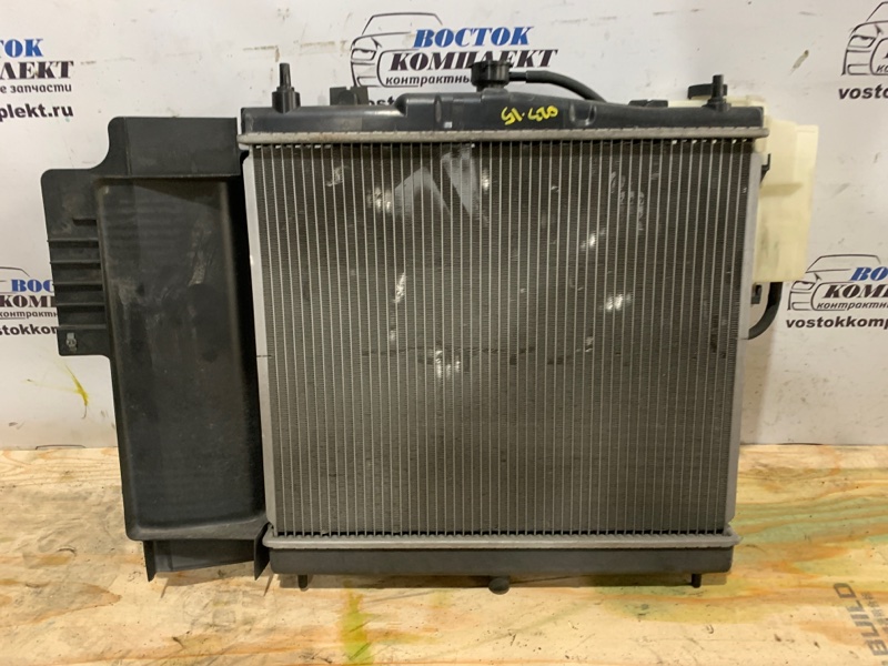 Радиатор двигателя Nissan Note E11 HR15DE