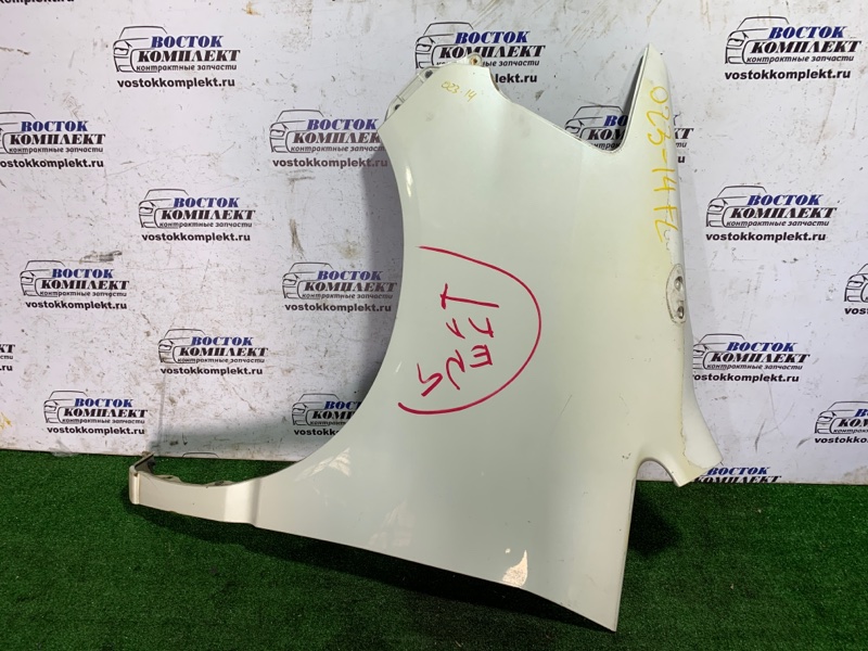 Крыло Toyota Noah AZR60 1AZ-FSE перед лев