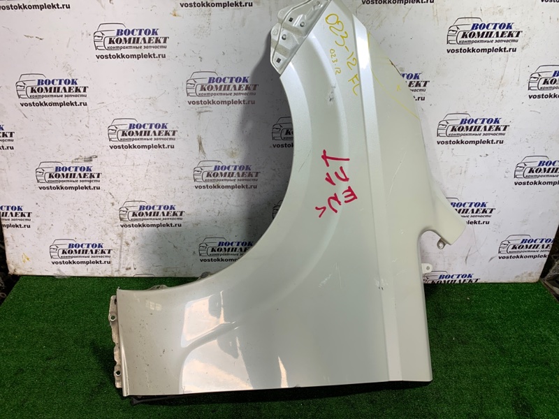 Крыло Toyota Spade NCP141 1NZ-FE перед лев