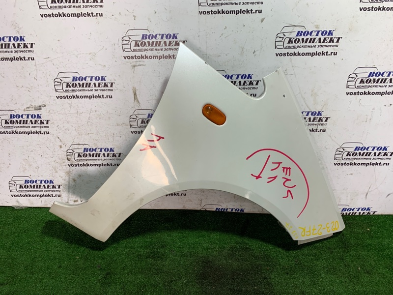 Крыло Mitsubishi Colt Z21A 4A90 перед прав