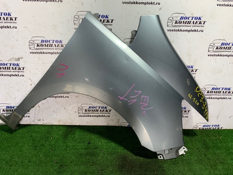 Крыло Nissan Serena C25 MR20DE перед прав