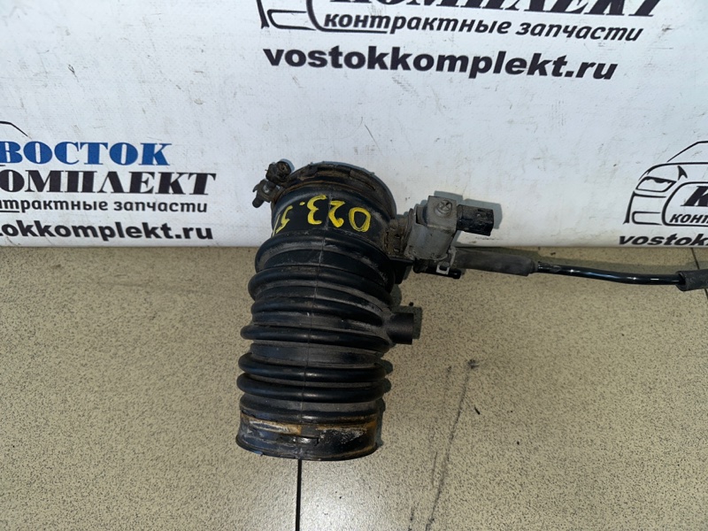 Патрубок воздушного фильтра Mazda Atenza GG3P L3-VE