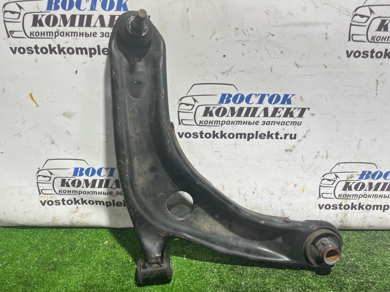 Рычаг подвески Toyota Spade NCP141 1NZ-FE перед прав