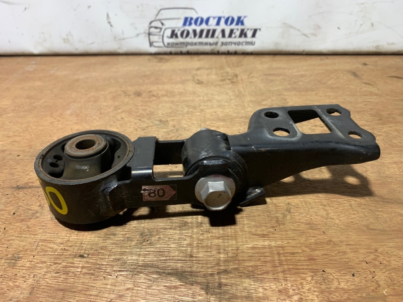 Подушка двигателя Toyota Spade NCP145 1NZ-FE зад