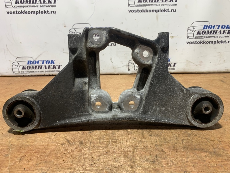 Подушка редуктора Toyota Voxy 2006 AZR65G 1AZ-FSE