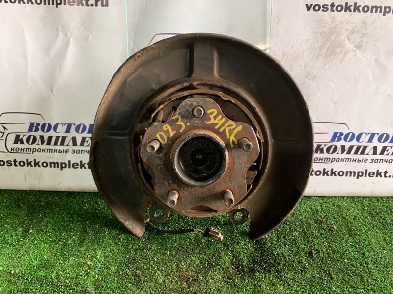 Ступица Nissan Serena C25 MR20DE зад лев