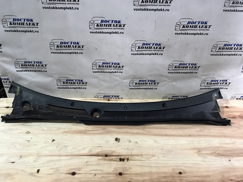 Решетка под лобовое стекло Nissan AD VFY11 QG15DE