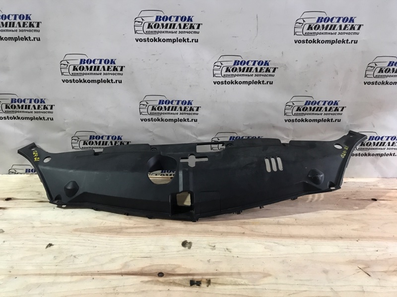 Накладка на рамку радиатора Honda Elysion RR1 K24A