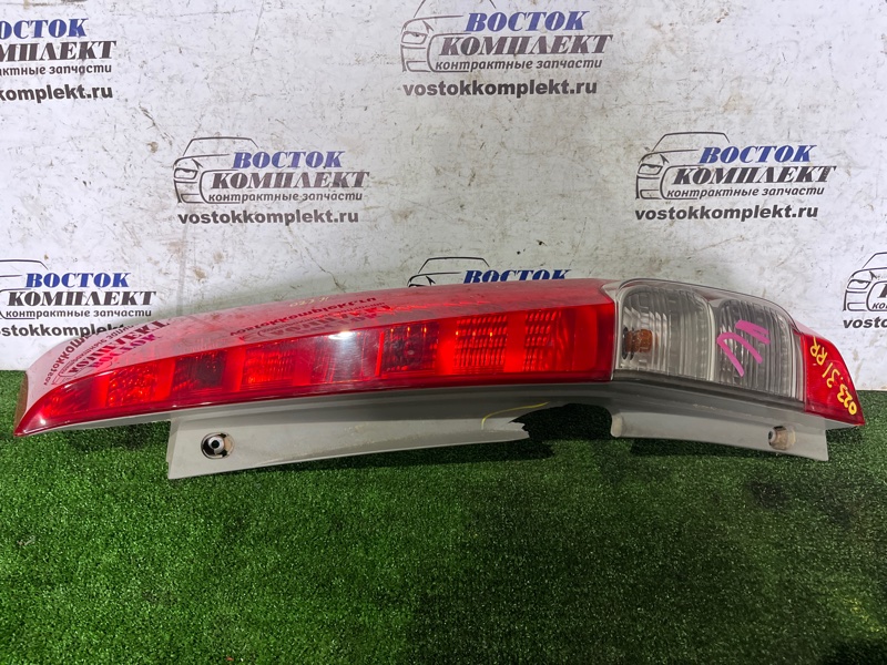 Фонарь стоп-сигнала Honda Stream RN9 R20A зад прав
