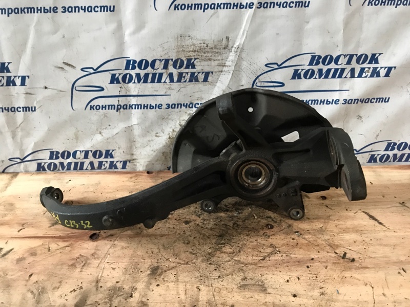 Ступица Mazda Atenza 2002 GY3W L3-VE перед прав