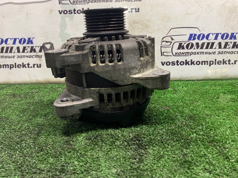 Генератор Toyota Voxy 2005 AZR65G 1AZ-FSE