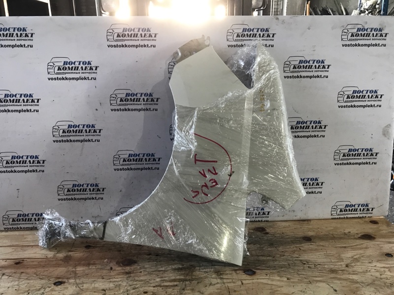 Крыло Nissan Serena 2008 C25 MR20DE перед лев