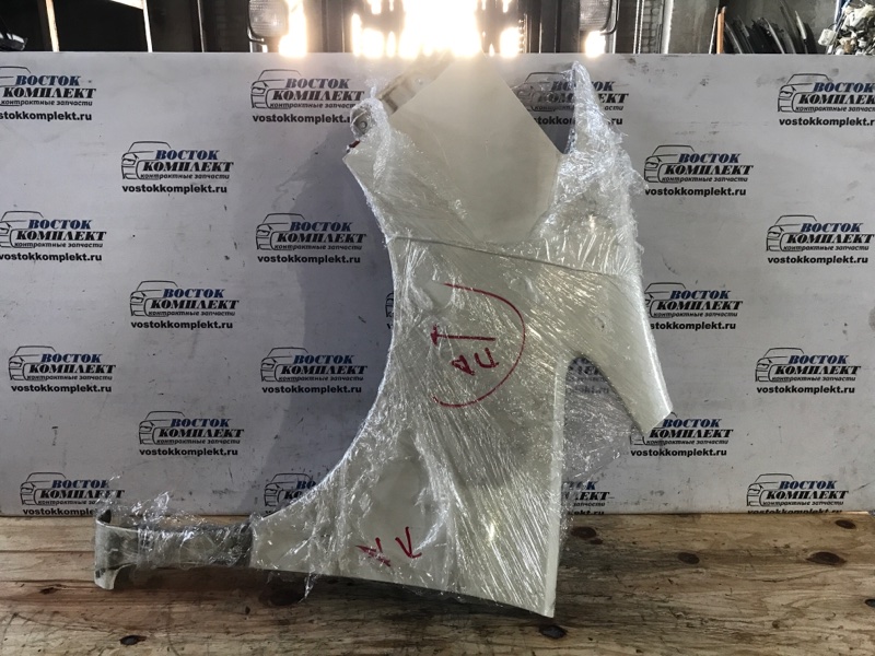 Крыло Nissan Serena 2012 FC26 MR20DD перед лев