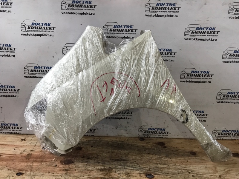 Крыло Nissan Serena 2007 C25 MR20DE перед лев